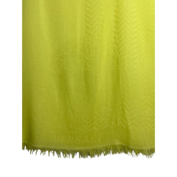 1-24 VERSACE Large Scarf Shawl Medusa Head Geometric Pattern Yellow - Picture 3 of 11
